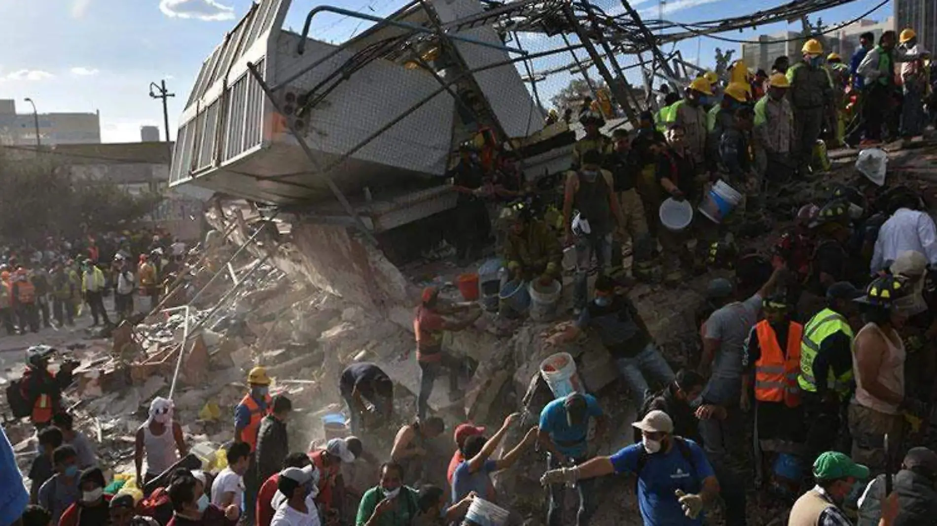 TERREMOTO DANIEL GALEANA ARCHIVO EL SOL DE MÉXICO